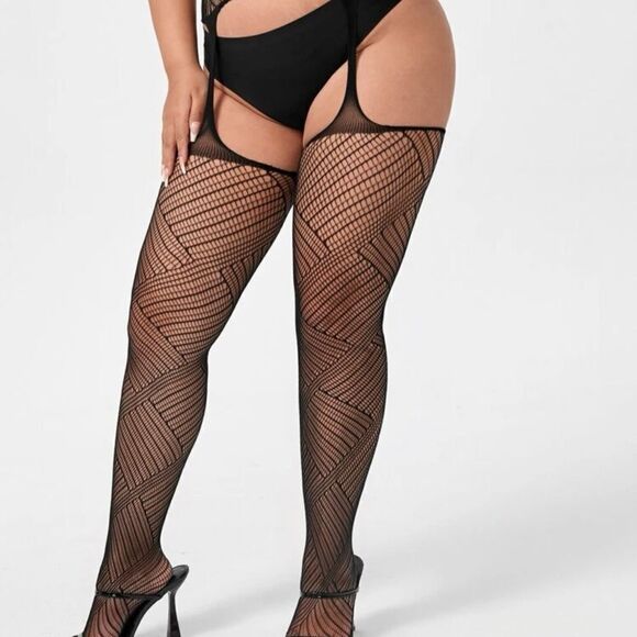 Plus Size Suspender Stockings     - Picture 3 of 5